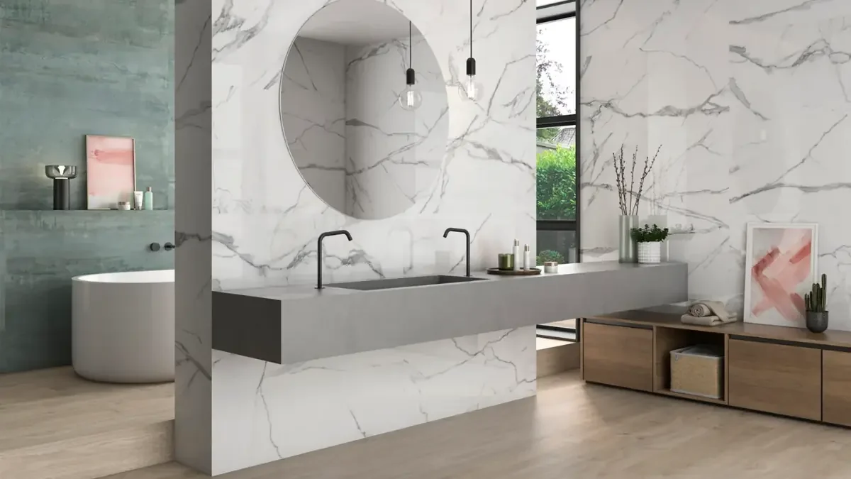 Porcelain vs Natural Marble: Which Is Right for a Luxury Bathroom?